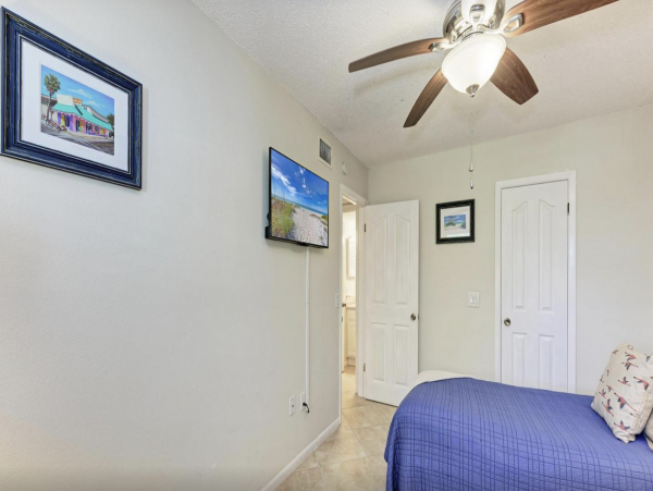 Holmes Beach Stunning Vacation Condo